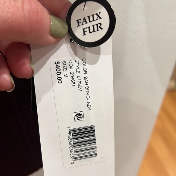 Faux fur coat. - Picture 4 of 9